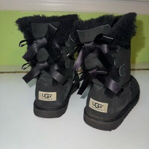 Uggs with bows: UGG Women’s Bailey bow II USA size 6, EU 36